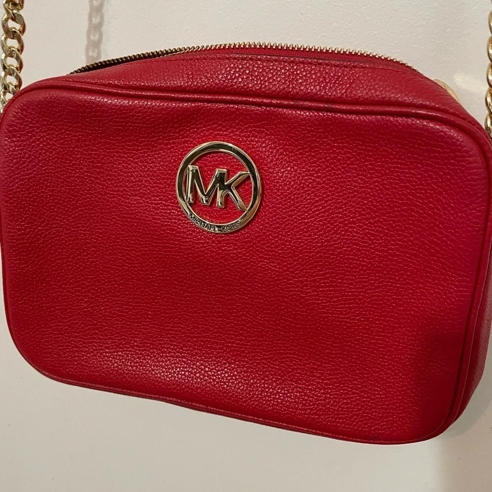 Michael Kors Red Fulton Pebbled Leather Crossbody Bag zip top chain/Buckle strap